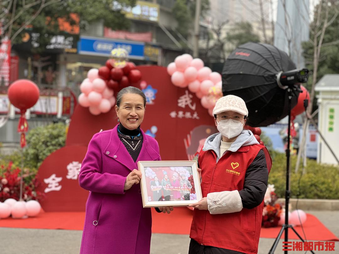 澳門(mén)雷鋒心水論壇,澳門(mén)雷鋒心水論壇，傳承雷鋒精神，共筑美好社區(qū)